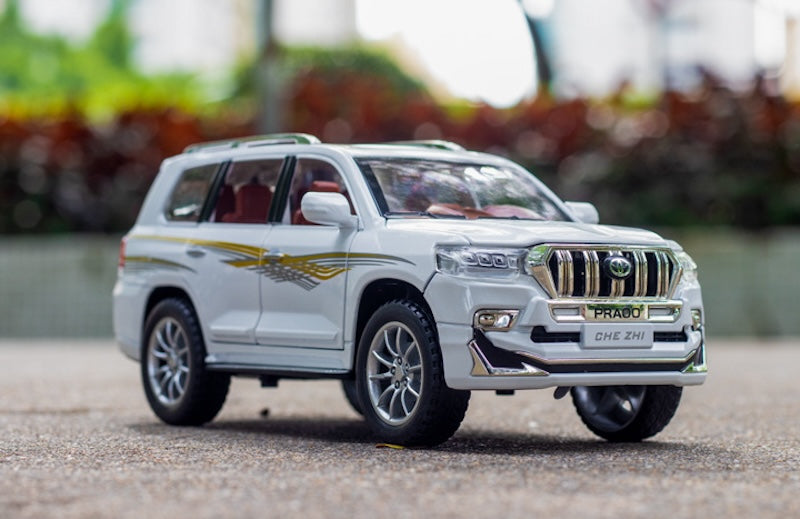 1:24 Toyota 2023 Land Cruiser Prado Die Cast Model Car