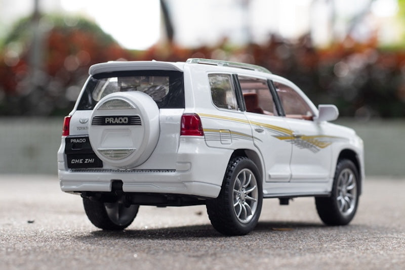 1:24 Toyota 2023 Land Cruiser Prado Die Cast Model Car