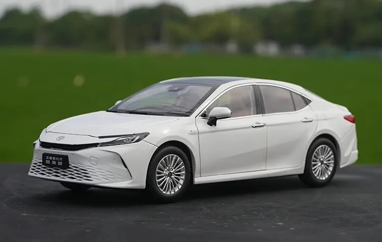 1:18 Toyota Camry 2024 