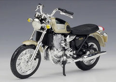 1:18 Triumph 2000 Thunderbird 900