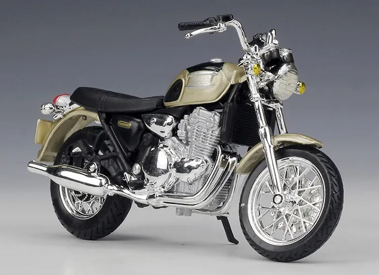 1:18 Triumph 2000 Thunderbird 900