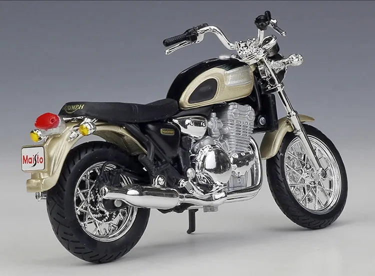 1:18 Triumph 2000 Thunderbird 900