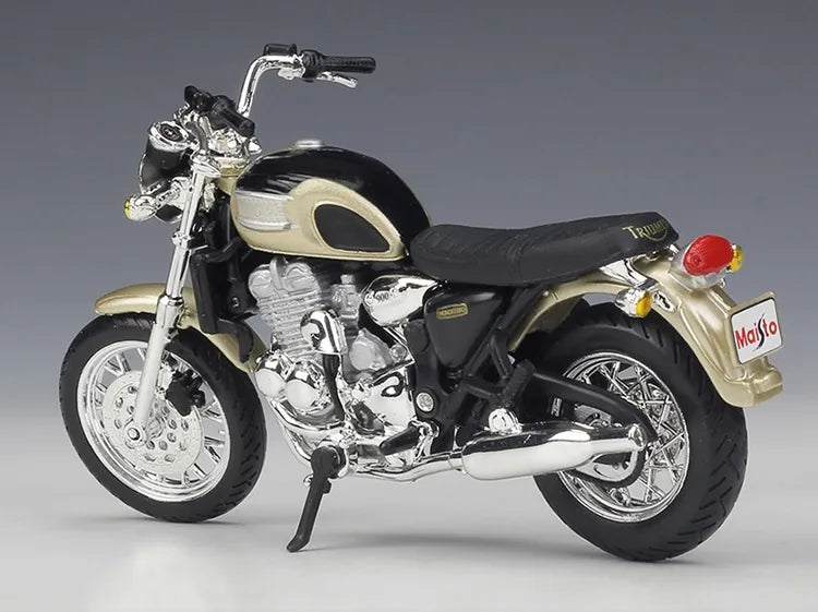 1:18 Triumph 2000 Thunderbird 900