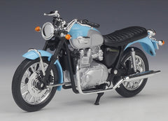 1:18 Triumph 2002 Bonneville Motorcycle Model