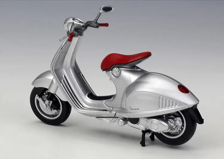 1:18 Vespa 2014 946 