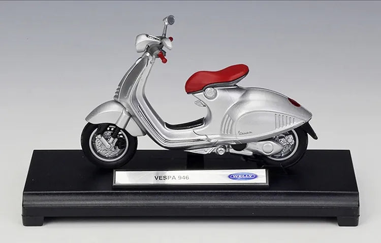 1:18 Vespa 2014 946 