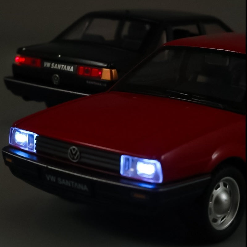 1:24 Volkswagen 1981 Santana Die Cast Model Car