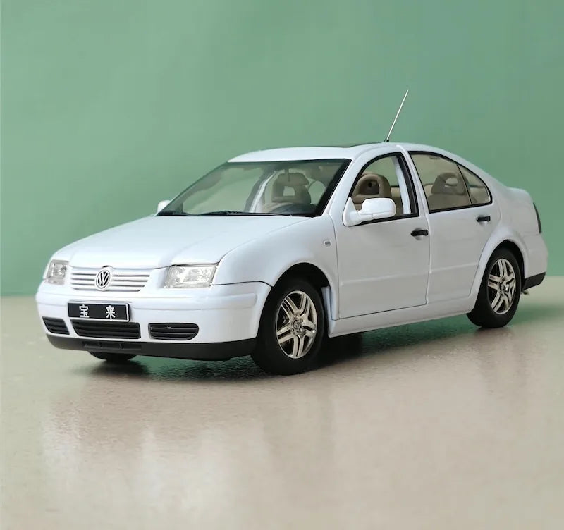 1:18 Volkswagen 1999 Jetta Die Cast Model Car