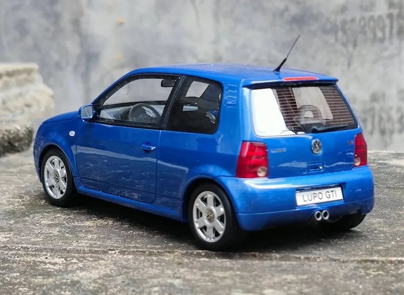 1:18 Volkswagen 2000 Lupo GTI Die Cast Model Car