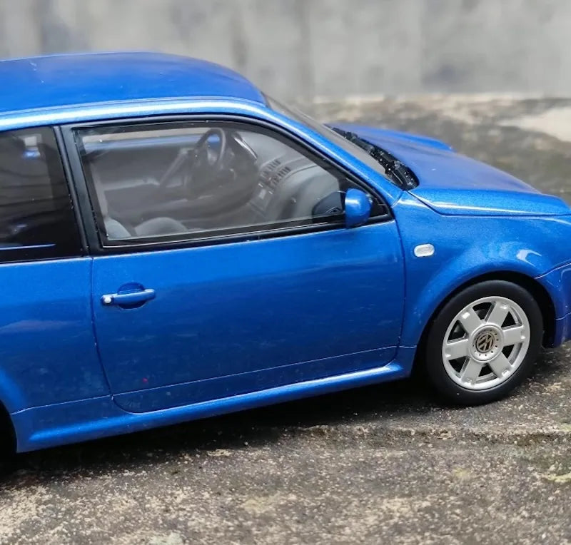 1:18 Volkswagen 2000 Lupo GTI Die Cast Model Car