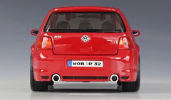 1:24 Volkswagen 2004 Golf R32