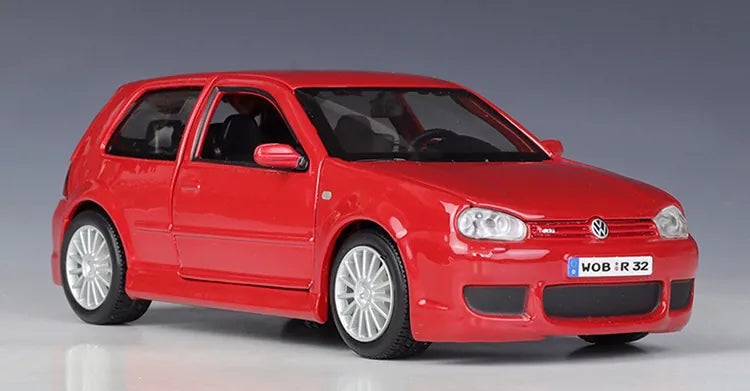 1:24 Volkswagen 2004 Golf R32