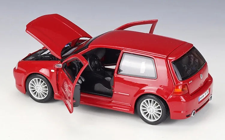 1:24 Volkswagen 2004 Golf R32