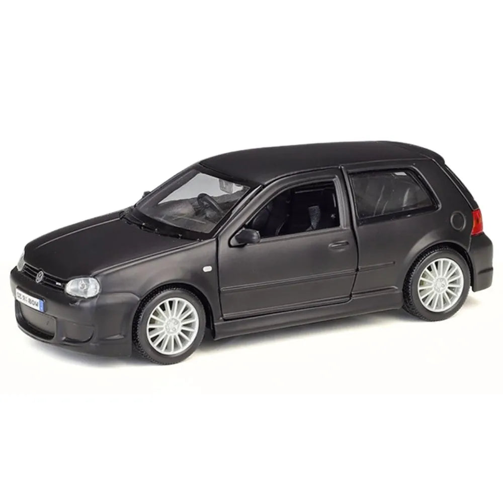 1:24 Volkswagen 2004 Golf R32