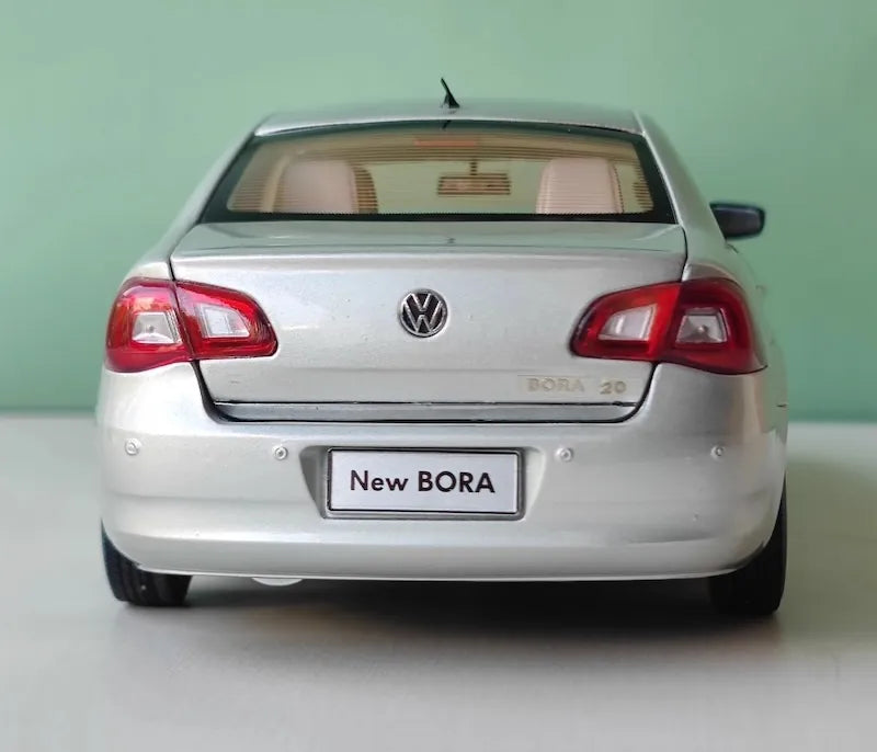 1:18 Volkswagen 2008 Jetta China Version Die Cast Model Car