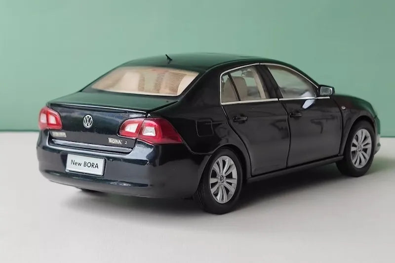 1:18 Volkswagen 2008 Jetta China Version Die Cast Model Car