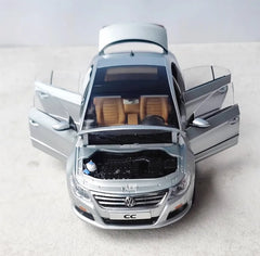 1:18 Volkswagen 2008 Passat CC Die Cast Model Car