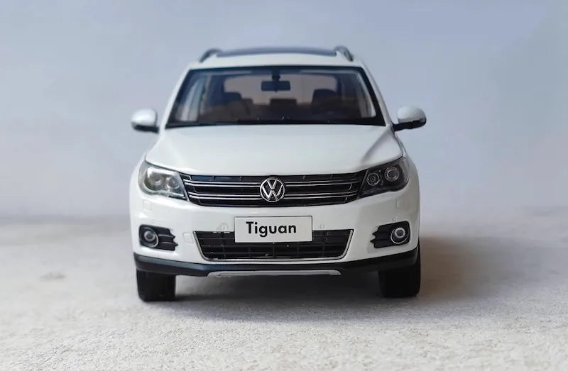 1:18 Volkswagen 2009 Tiguan Die Cast Model Car