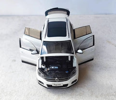 1:18 Volkswagen 2009 Tiguan Die Cast Model Car