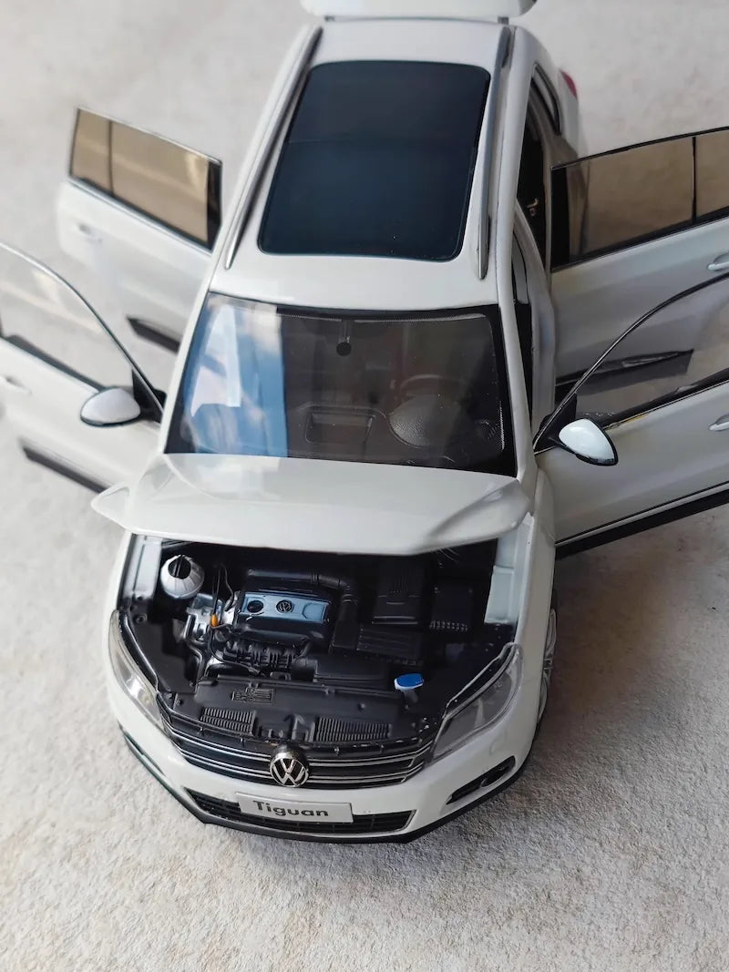 1:18 Volkswagen 2009 Tiguan Die Cast Model Car