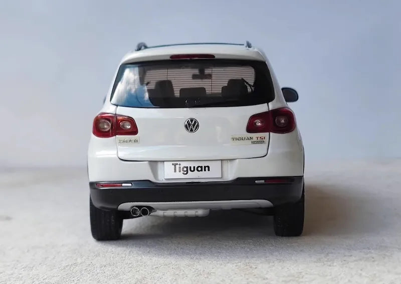 1:18 Volkswagen 2009 Tiguan Die Cast Model Car