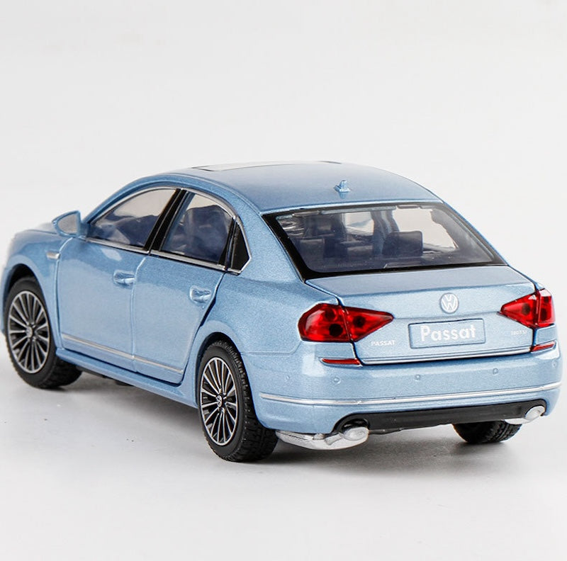 1:32 Volkswagen 2010 Passat B7 Die Cast Model Car