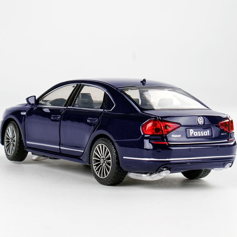 1:32 Volkswagen 2010 Passat B7 Die Cast Model Car