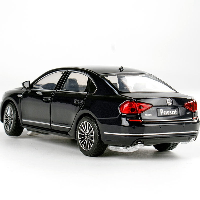 1:32 Volkswagen 2010 Passat B7 Die Cast Model Car