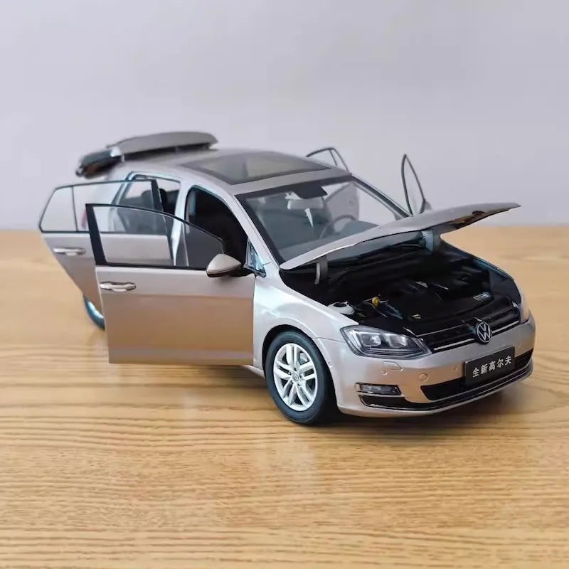 1:18 Volkswagen 2012 Golf Mk7 Die Cast Model Car