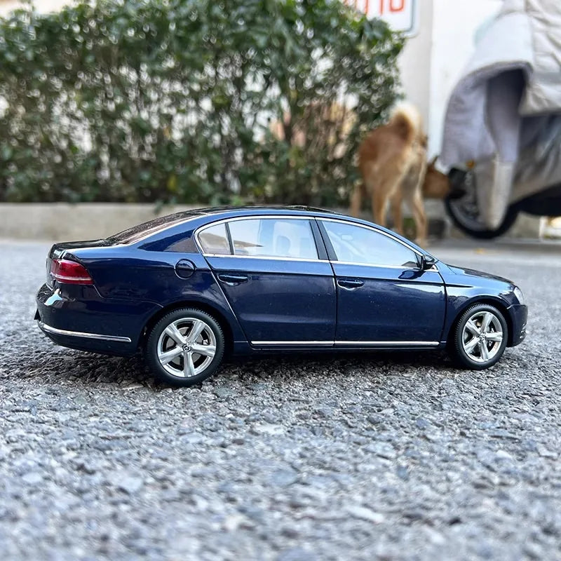 1:18 Volkswagen 2012 Magotan