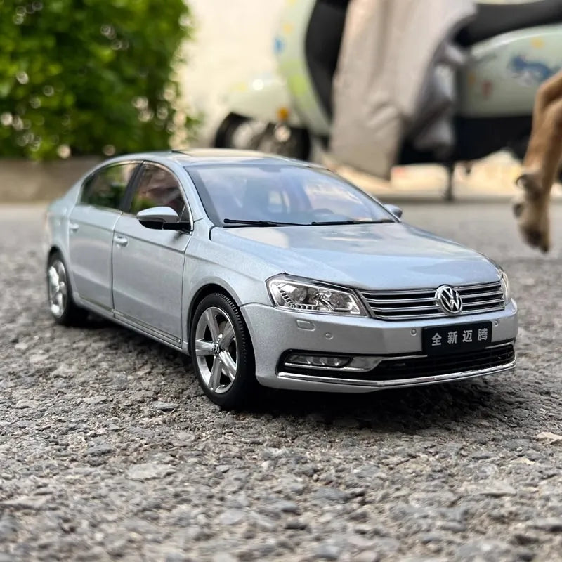 1:18 Volkswagen 2012 Magotan