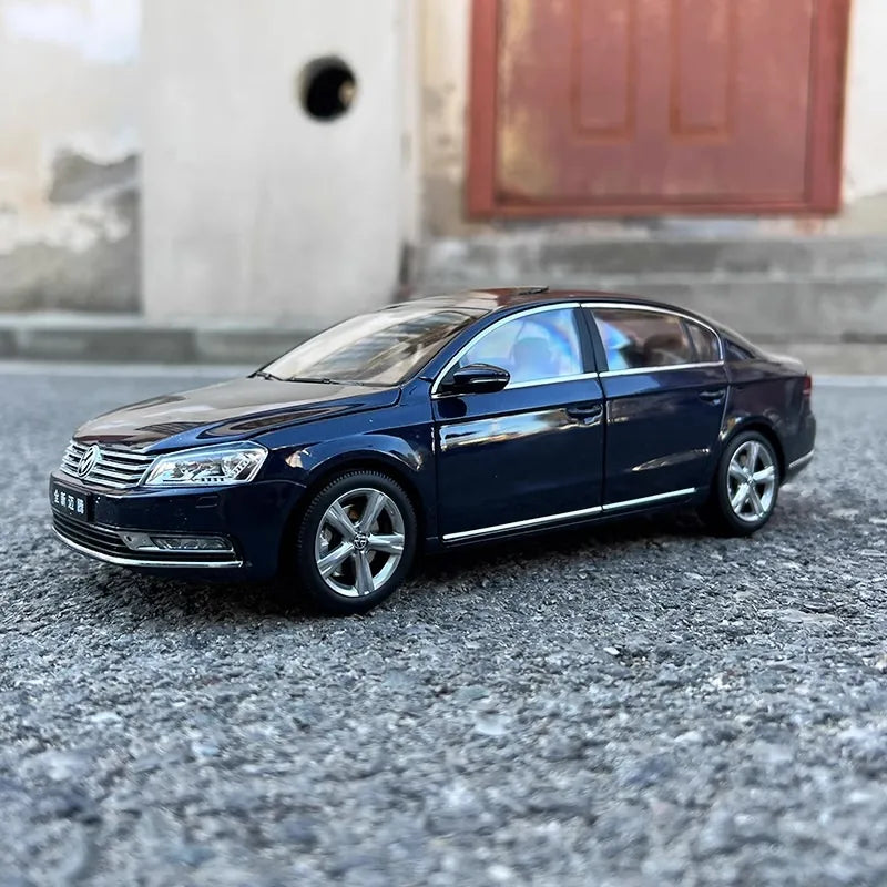 1:18 Volkswagen 2012 Magotan