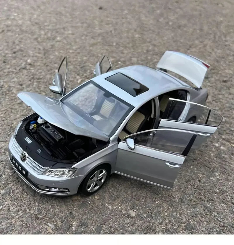 1:18 Volkswagen 2012 Magotan