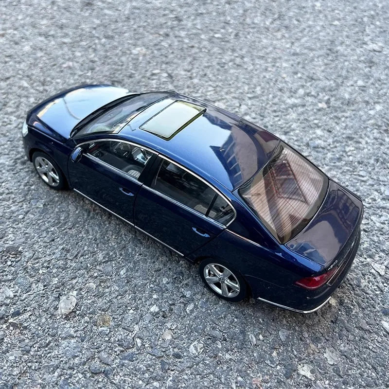 1:18 Volkswagen 2012 Magotan