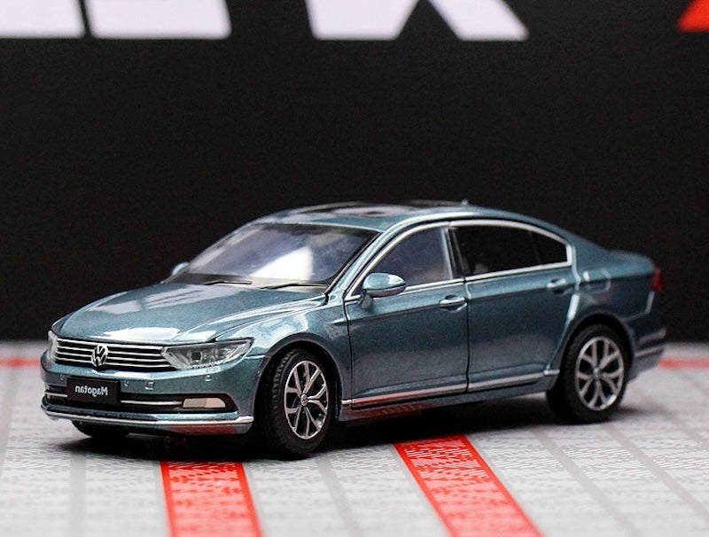 1:32 Volkswagen 2015 Magotan Blue Die Cast Model Car