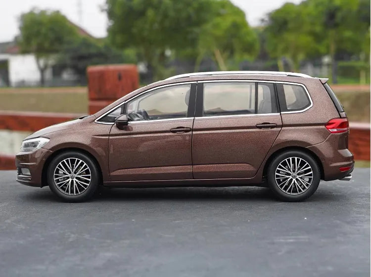 1:18 Volkswagen 2015 Touran