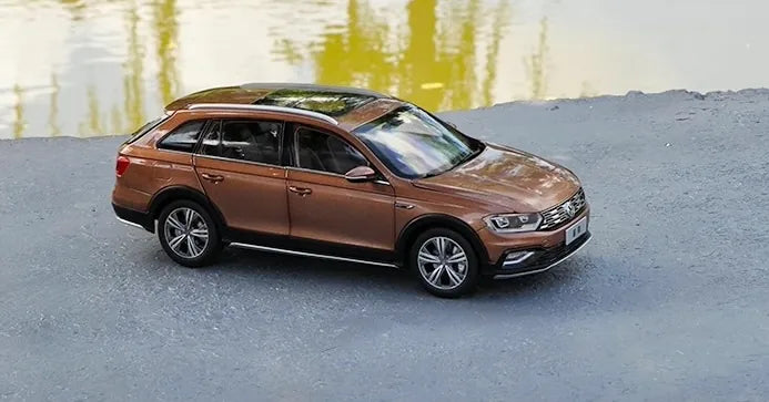 1:18 Volkswagen 2016 C-Trek 