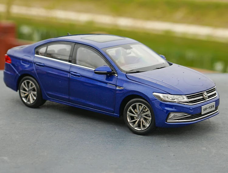 1:18 Volkswagen 2019 Bora Die Cast Model Car