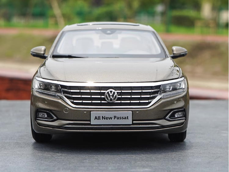 1:18 Volkswagen 2019 Passat Die Cast Model Car