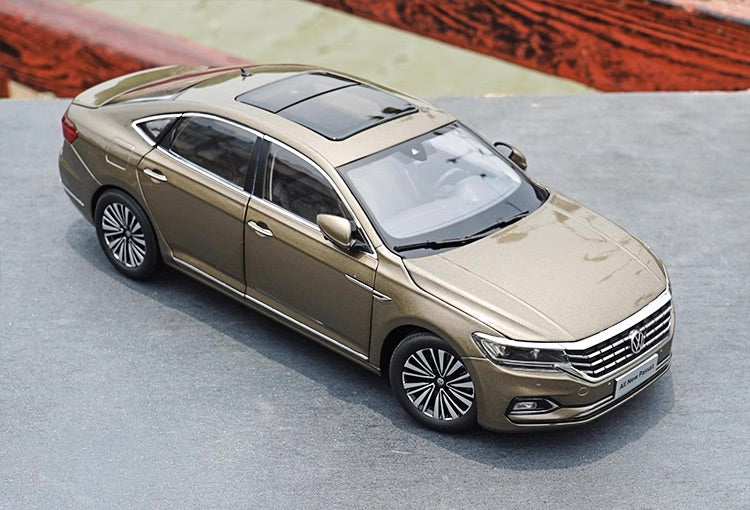 1:18 Volkswagen 2019 Passat Die Cast Model Car