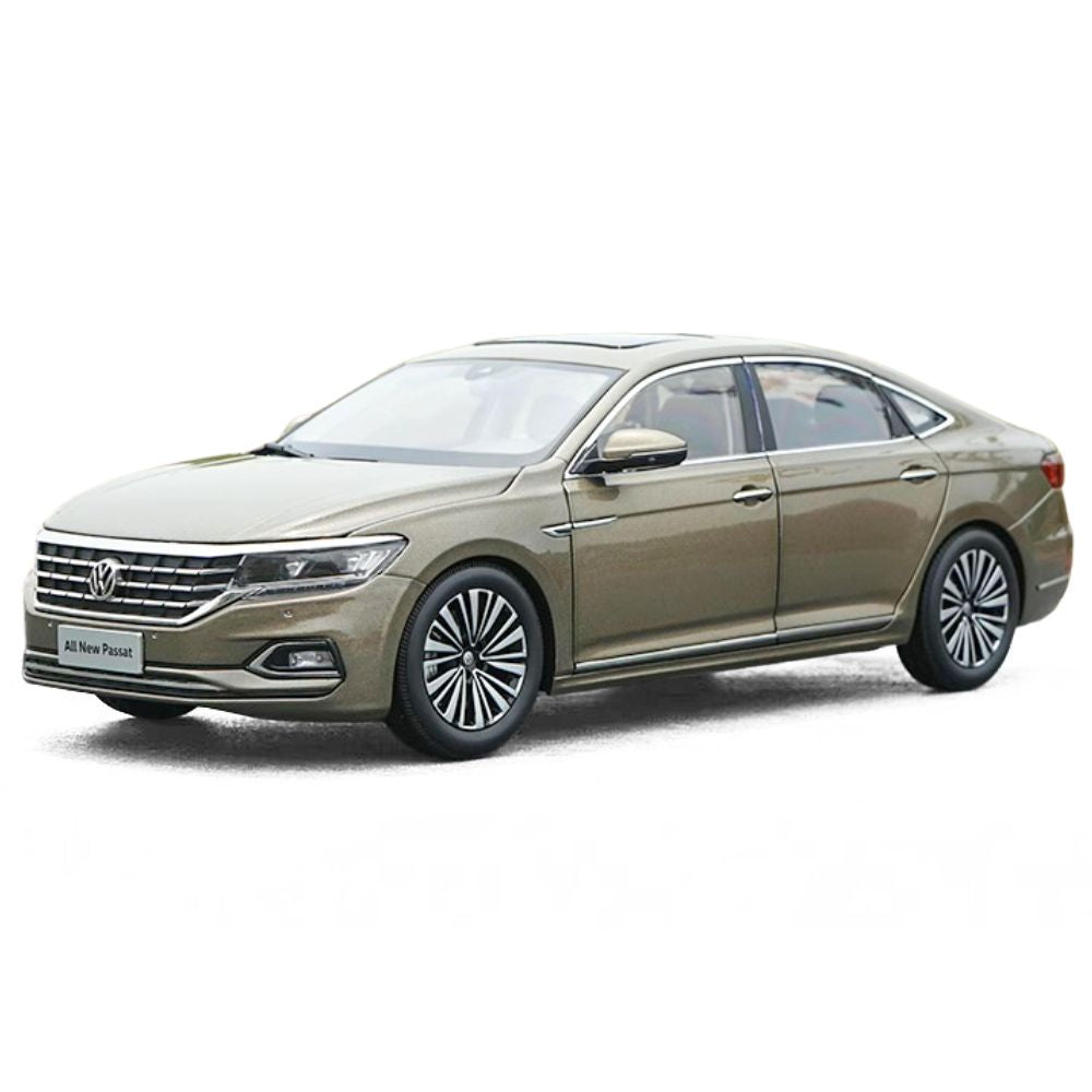 1:18 Volkswagen 2019 Passat Gold Die Cast Model Car