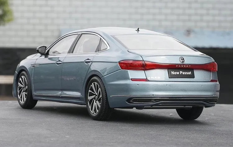 1:18 Volkswagen Passat 330TSI 2022 Édition Luxe Étoilée 