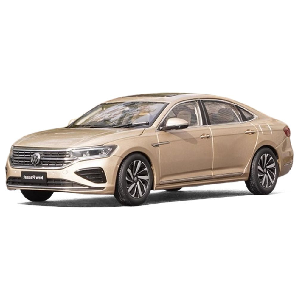 1:18 Volkswagen 2022 Passat Gold Die Cast Model Car