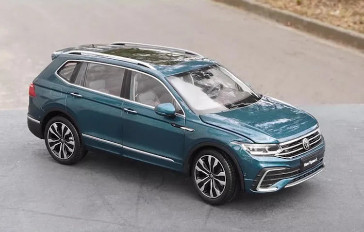 1:18 Volkswagen 2022 Tiguan L 