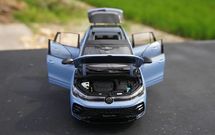 1:18 Volkswagen 2024 Tiguan L Die Cast Model Car