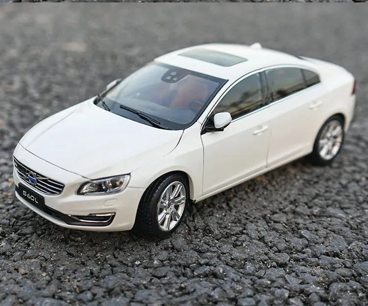 1:18 Volvo 2014 S60L Die Cast Model Car