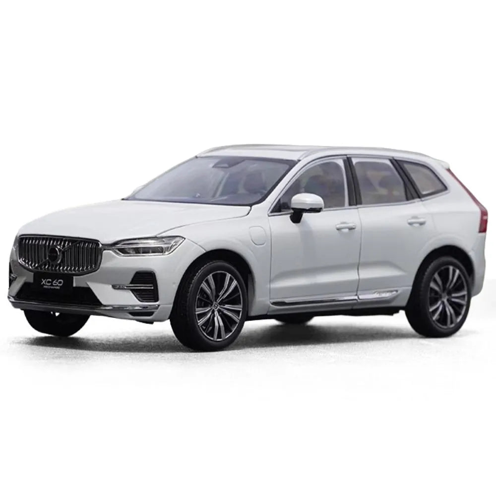 1:18 Volvo 2022 XC60 White Die Cast Model Car